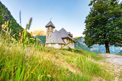 eglise-dans-le-parc-national-theth