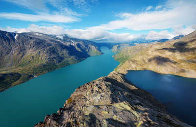 Le pont Besseggen dans le parc Jotunheimen en Norvège