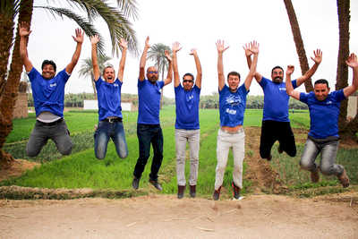 Notre équipe locale en Egypte qui saute