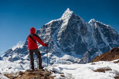 Randonneur en direction du camp de base de l'Everest
