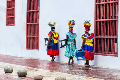 vendeuses-de-fruits-rue-colombienne