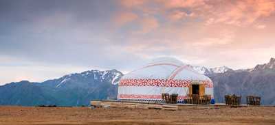 yourte-steppe-mongole