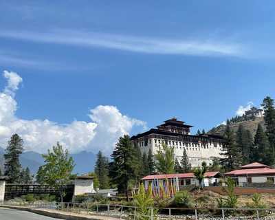 Monastère dzong au Bhoutan