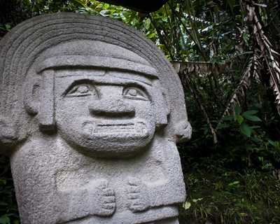 Statue précolombienne à San Augustin en Colombie