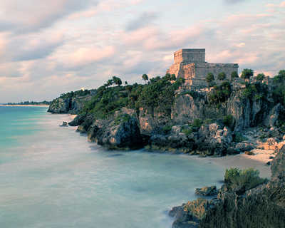 Temple et pyramides mayas Tulum en bord de mer