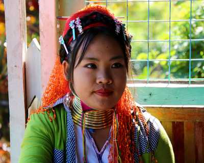 Une femme de l’ethnie Kayan rencontrée lors  d'une randonnée dans la région de Loikaw