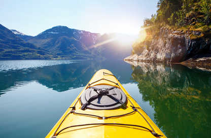 Kayak dans les montagnes