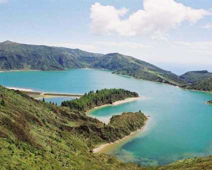 Furnas et son lac sur l'île de São Miguel