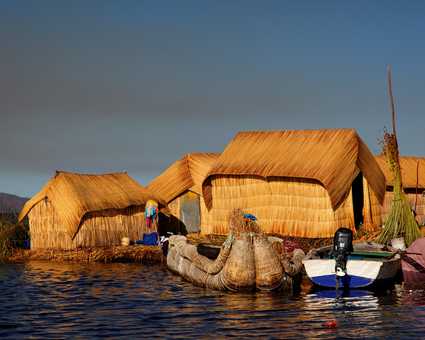 habitation flottantes sur le lac Titicaca