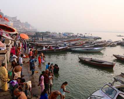 Sur les bords du Gange à Varanasi
