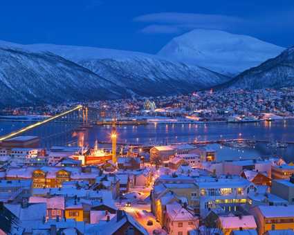 Tromso de nuit sous la neige