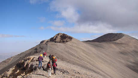 Arrivée au sommet du M'Goun par sa longue crête, Maroc