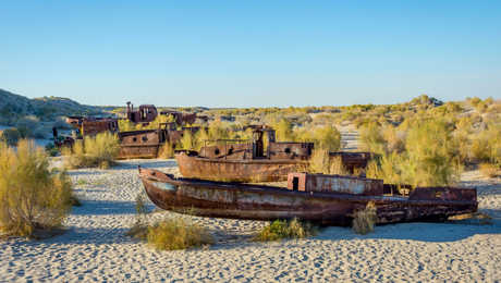 Cimetière de bateaux de la mer d'Aral en Ouzbékistan