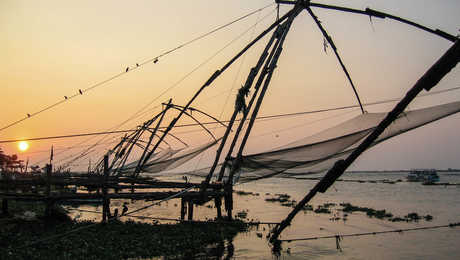 filets de pêche sur la côte de Kerala au sud de l'Inde