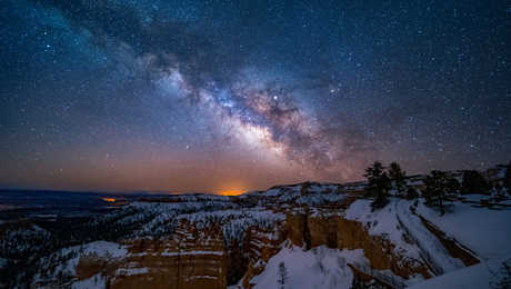la voie Lactée au dessus de Bryce Canyon aux USA