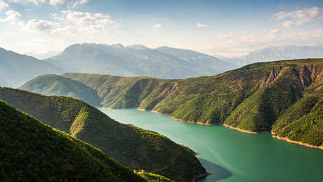 Lac de Koman , en albanie