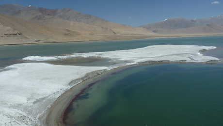 Le lac Tso Kar en Inde Himalayenne