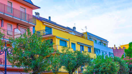 maisons-colorees-a-moneglia-cinque-terre