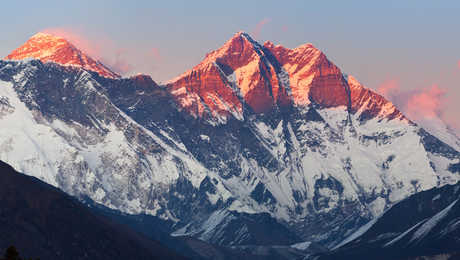 paysage-panoramique-sommets-himalayens-sagarmatha
