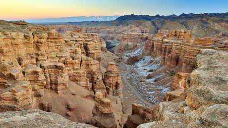 paysages-canyon-de-charyn-enneige-kazakhstan