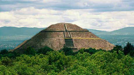 Pyramide du Soleil à Teotihuacán au Mexique
