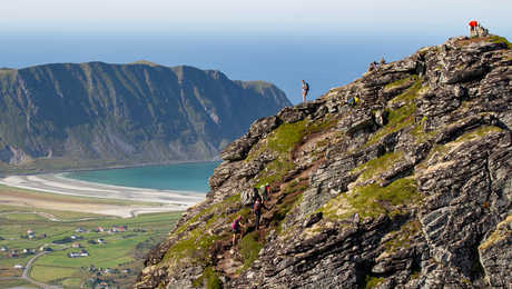 Randonnée en haut du Volandstinden, Norvège du Nord