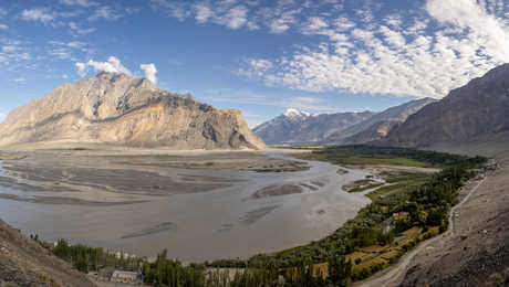 rivière Shigar au Pakistan