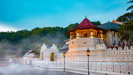 Temple de la Dent de Bouddha à Kandy au Sri Lanka