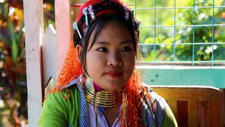 Une femme de l’ethnie Kayan rencontrée lors  d'une randonnée dans la région de Loikaw