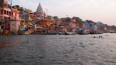 ville de Varanasi au bord du Gange en Inde