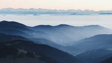 vue-aerienne-des-montagnes-belchen