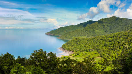 Vue aérienne et panoramique de l'île de Sumbawa en Indonésie