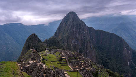 Vue du haut sur le Machu Picchu, l'ancienne Cité Inca au Pérou