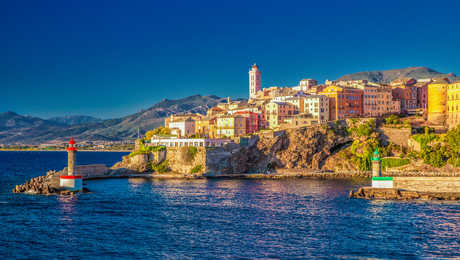 Vue sur Bastia, la vieille ville, le port et son phare, Haute Corse
