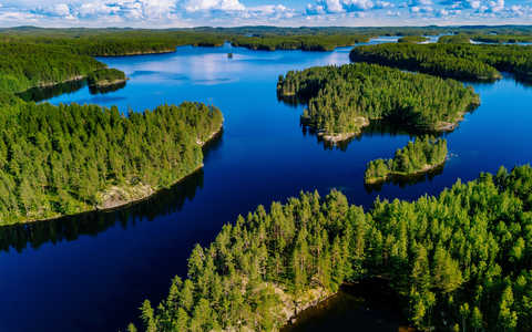 Vue aérienne sur les îles de Finlande