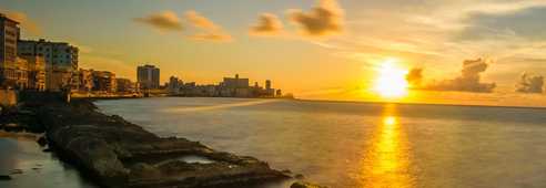 Coucher de soleil sur le front de mer de La Havane