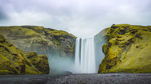 Cascade de Skogafoss en Islande