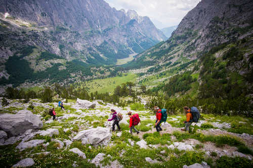 Randonneurs  dans les alpes Albanaises