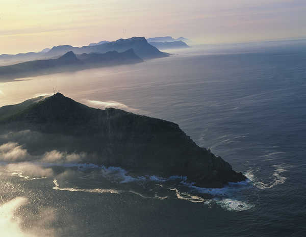 Brume matinale sur la pointe du Cap en Afrique du Sud