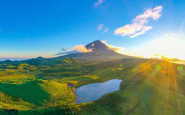 Coucher de soleil sur l'île de Pico, aux Açores