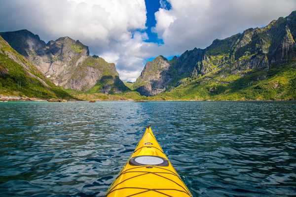 Kayak dans les fjords de Norvège