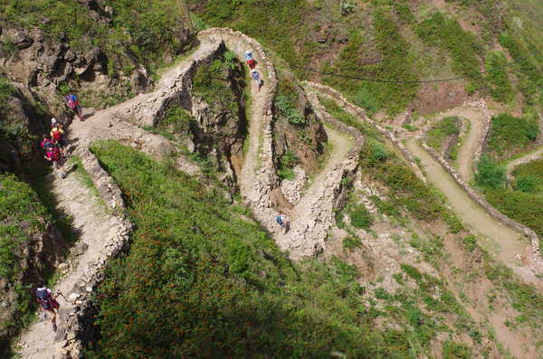 Les lacets de sentiers muletiers de Santo Antao