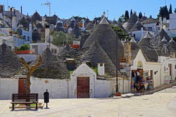Les trulli d'Alberobello dans les Pouilles en Italie