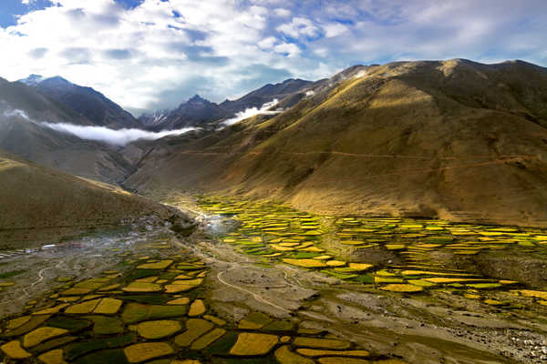 Montagnes du Nyalam au Tibet