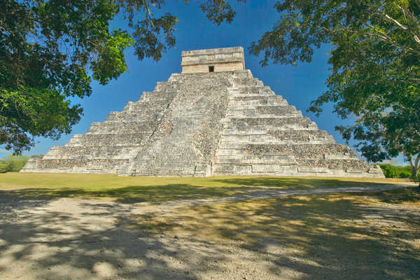 Pyramide du site archéologique de Chichen Itza au Mexique