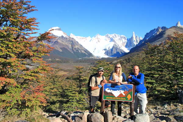 Randonneurs au mirador des Cerro Torre