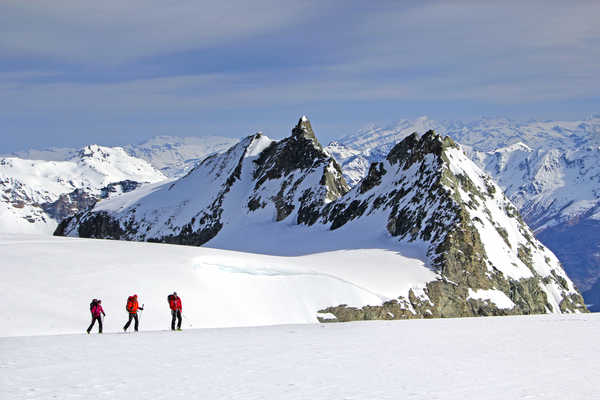 ski-de-randonnee-dans-les-alpes