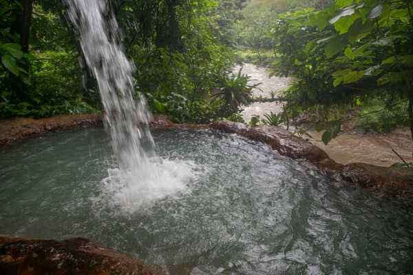 Source d'eau chaude à la Fortuna au Costa Rica