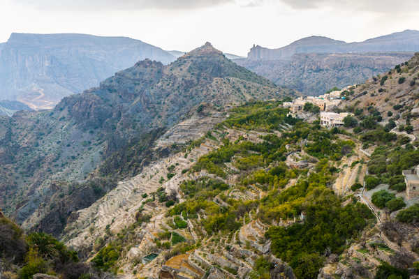 Vue sur le plateau du saiq dans les montagnes de jebel akhdar à Oman