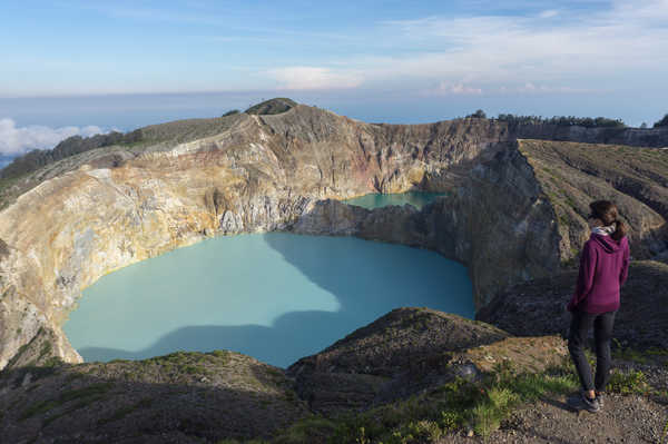 Vue sur le volcan Kelimutu